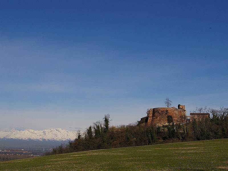 La Fortezza Sabauda di Verrua Savoia e le Alpi canavesane