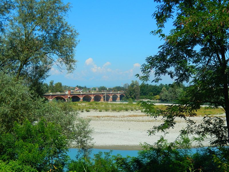 Il ponte sul Po tra Verrua Savoia e Crescentino