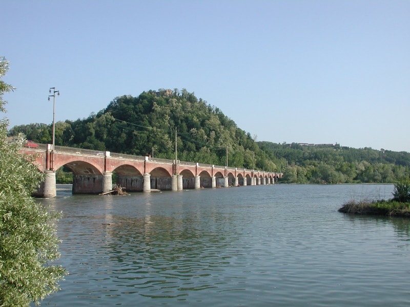 Il ponte sul Po e la rocca di Verrua Savoia